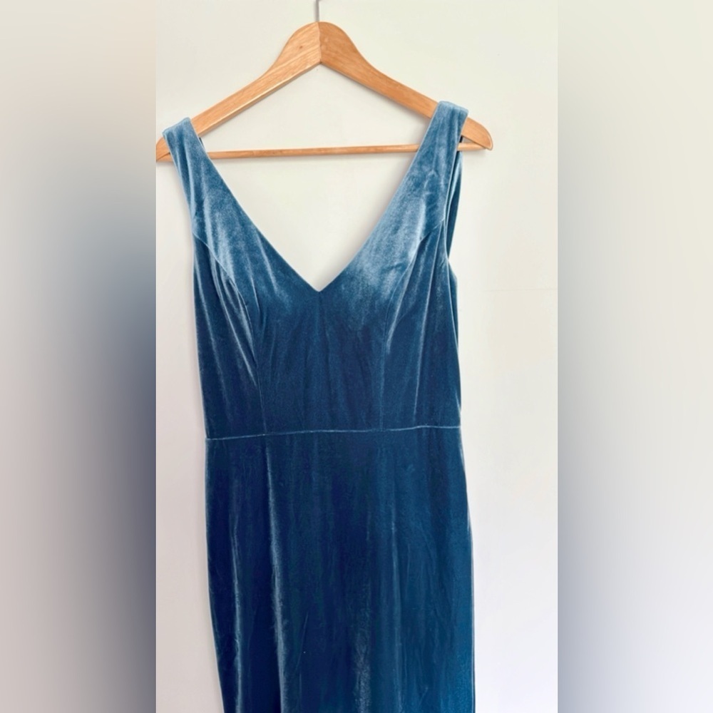 Revelry Dakota Gown - Picture 4 of 7